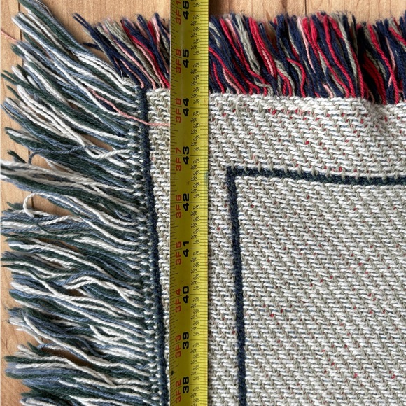 Vintage Cottagecore floral tapestry blanket by Glynda Turley - Picture 4 of 4